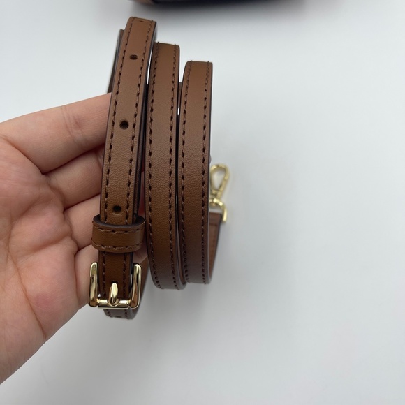 Michael Kors Mercer XSmall Signature leather Crossbody Bag in Brown handbag - Picture 2 of 13